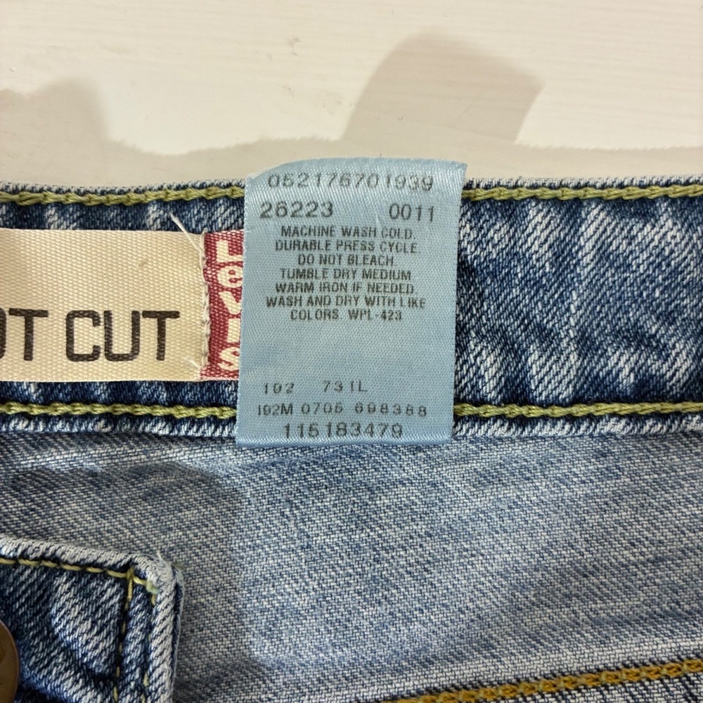 Levis 518 Superlow Denim Shorts Light Wash Raw Hem 13M JR Womens Blue Cutoffs - Picture 8 of 12